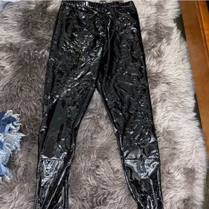 Faux leather triangle leggings